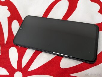 Samsung Galaxy A40 64GB - 6