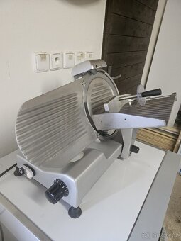 Nářezový stroj Beckers BKL250 - 6