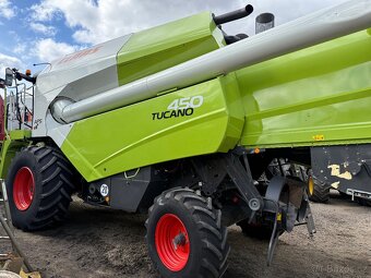 Kombajn Claas Tucano 450 V660. - 6