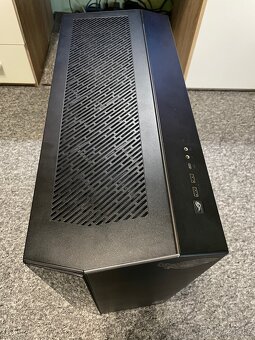 Počítačová skříň Fractal Design Vector RS - 6