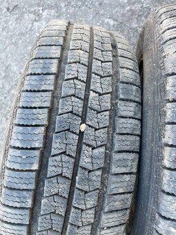 Pneu 205/65 R15 C na ráfkách Peugeot Partner, vzorek 8mm - 6