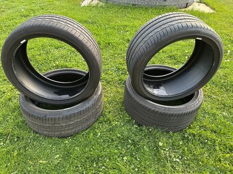Dvourozměrná sada letních pneu Pirelli R22 - 6
