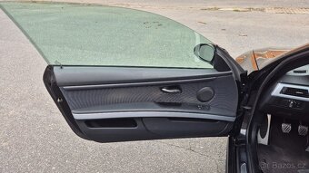 BMW 330i M Sportpaket Manuál E92 Xenon Nebouraný TOP stav - 6