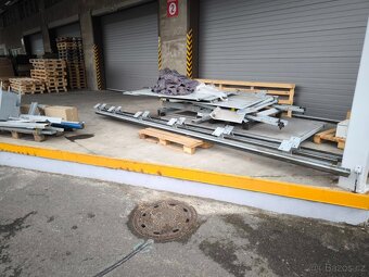 Hydraulická nákladní plošina - výtah 1,5x2,6m - 6
