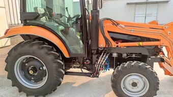 Traktor TIGER 704 - 6