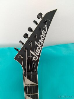 Prodám Jackson JS22 Dinky BLK AH s pevným pouzdrem - 6