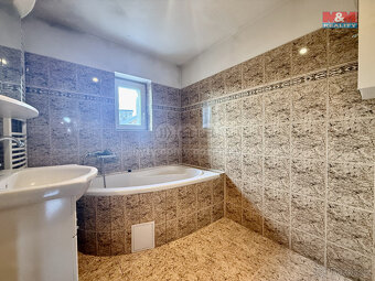 Prodej bytu 4+1, 180 m², Opava, ul. Komenského - 6