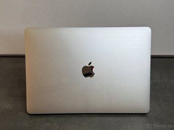 Macbook Pro 13" 2019 / I5 / 8GB / 256GB / Silver - 6