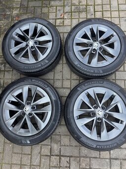 ORIGINÁL Alu Škoda ROTARE R17, 5x112 - LETNÍ PNEU - 6