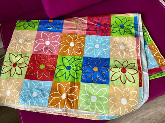 Velký ubrus + 6 prostírky. - 6