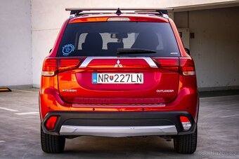 Mitsubishi Outlander 2.2DI-D 7-miestne Intense+ A/T - 6