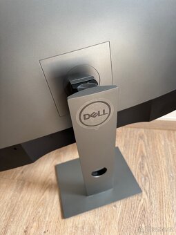 Dell 27” UltraSharp (USB-C 65w power delivery) - 6