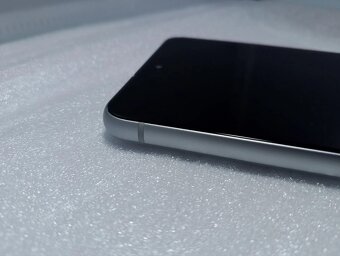 Mobilní telefon Samsung Galaxy S21 FE 5G 128GB bílá - 6