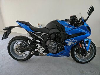 Suzuki GSX-8R_modrá perleť_rok 2025 - 6