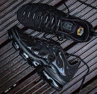 NIKE Air VaporMax PLUS 2019 "Triple black" - 6