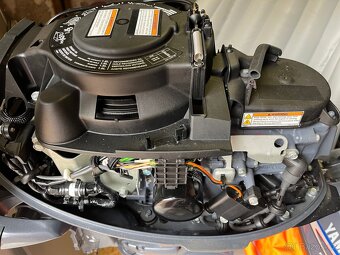 Motorový nafukovací člun Honda s motorem Yamaha 15 HP - 6