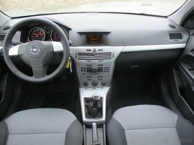 Opel Astra 1.6i 16v 85kW TWINPORT BEZ KOROZE 2010 - 6