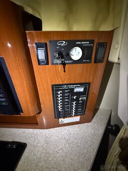 REGAL 2565 2009 350 MAG - 6