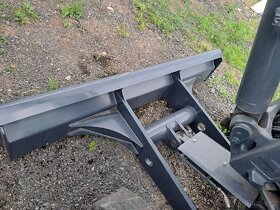 RYPADLO BAGR SUNWARD KUBOTA 6000KG AKCE - 6