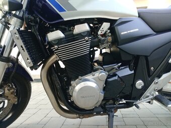 Suzuki GSX 1400 - 6