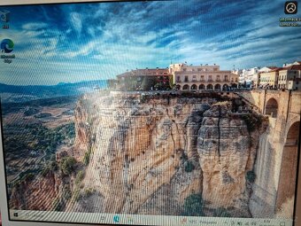 Prodám notebook Fujitsu Siemens Lifebook E81100 - 6