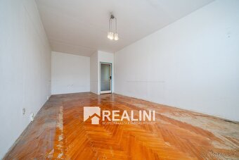 Prodej bytu 2+1 s převodem do osobního vlastnictví, 54 m2 v - 6