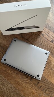 MacBook Pro 13, r. 2017 - 6