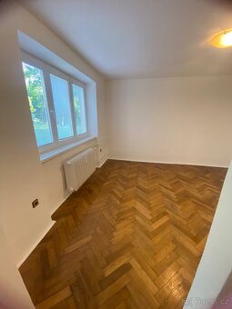 Pronájem bytu 1+KK u Zámeckého parku 840 - 6