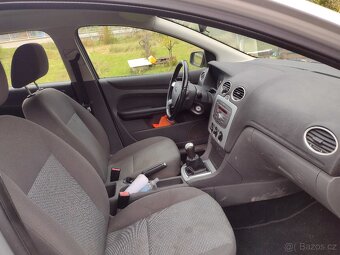 Ford Focus 1.6 benzín kombi - 6