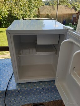 Mini lednička s mini mrazáčkem - 6