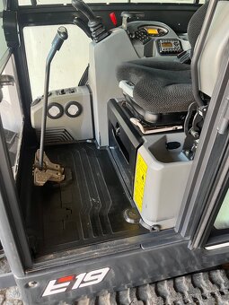 Minibagr Bobcat E19 - 6