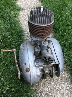 Prodám motor jawa 175 + karburator úklid - 6