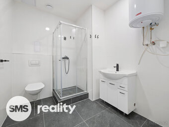 Pronájem nově zrekonstruovaného bytu 2+kk (50 m² + terasa 25 - 6