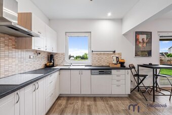 Prodej rodinného domu 94 m2, pozemek 1.027 m2 - 6