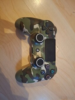 PS4 Fortnite Edition + 2 ovladače + 6 her - 6