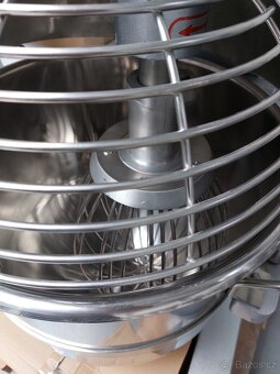 Kuchyňský robot 30 L šlehač hnětač těsta profi - 6