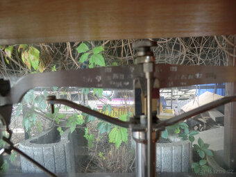 Prodám staré laboratorní váhy - 6