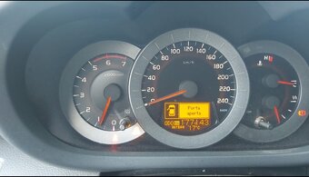 Toyota Rav 4 - 6