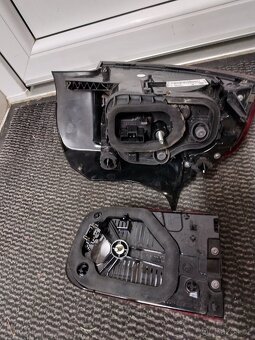 PRAVÉ ZADNÍ SVĚTLO CITROEN C4 CACTUS 9823950280, 9821352180 - 6