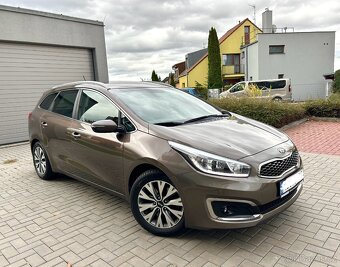 Kia Ceed Combi 1.6GDi 99kw, ČR 2018, zánovní jen 37 000km - 6