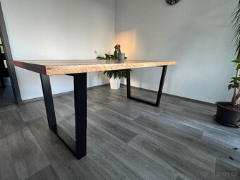 Jídelní stůl z masivu - 6