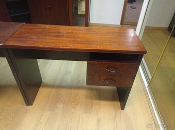 Pracovní kout + obývací stěna, masivní prvky - 6