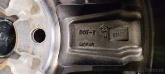 Jeep Wrangler Sahara, 18' alu disky,originál, pneu - 6