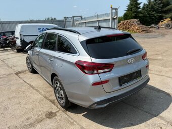 Hyundai i30 combi 1.5i 2024 STYLE motor start 7TKM - 6