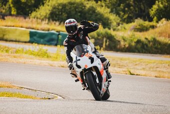 Okruhovka Suzuki GSX-R 750 K4 - 6