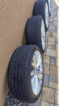 Sada alu kolaTrinity na Škoda Superb 3 letní pneu 235/40 R19 - 6
