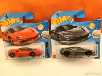 HOT WHEELS KOMPLETNÍ KOLEKCE FERRARI 2025/26 - 6
