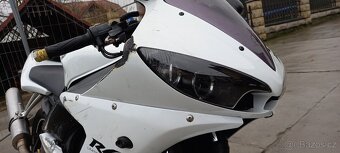 Yamaha r6 - 6