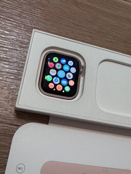 Apple Watch SE - 6