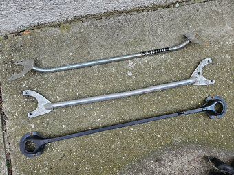 Škoda Felicia Favorit rozpěra tlumičů - 6